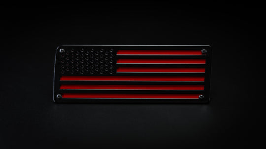 Modificadores de insignias OEM con bandera estadounidense (insignias OEM NO incluidas): compatibles con modelos Ford® F150® 2021 y posteriores