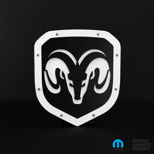 Emblema con escudo estilo cabeza 1 de RAM® con licencia oficial: compatible con la parrilla de los modelos RAM® 1500, 2500 y 3500 de 2013 a 2018