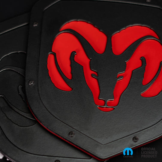 Emblema con escudo estilo cabeza 2 con licencia oficial de RAM®: compatible con la parrilla de los modelos RAM® 1500, 2500 y 3500 de 2013 a 2018