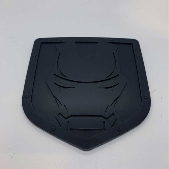 Emblema de escudo de casco de hierro: camiones RAM®, parrilla o portón trasero: se adapta a varios modelos y años