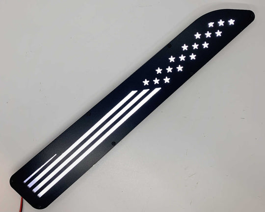 Insignias de capó con la bandera estadounidense iluminadas: se adaptan a modelos Ram 1500® Sport 2019+